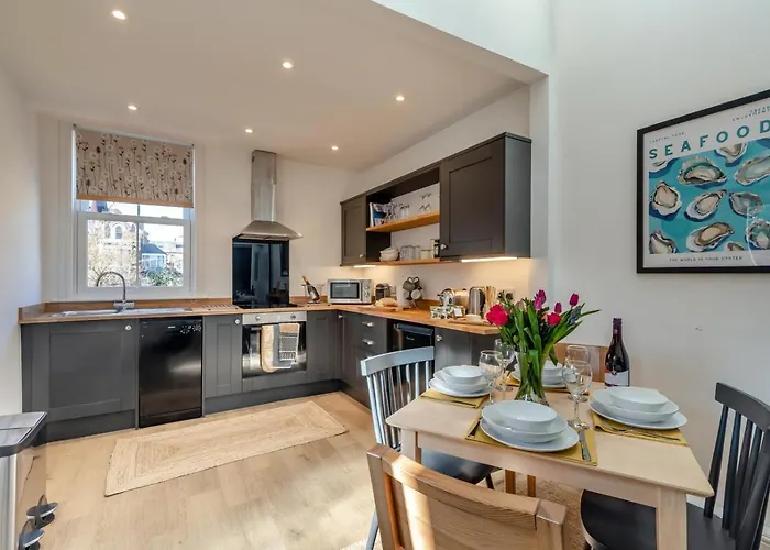 2 Bed In Oc-f31046 Scarborough