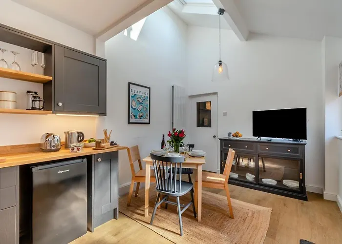 2 Bed In Oc-f31046 * Scarborough