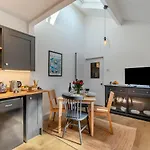 2 Bed In Oc-f31046 * Scarborough